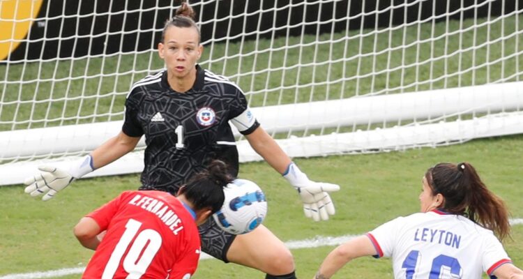 Christiane Endler otra fue nominada a los premios The Best de la FIFA.