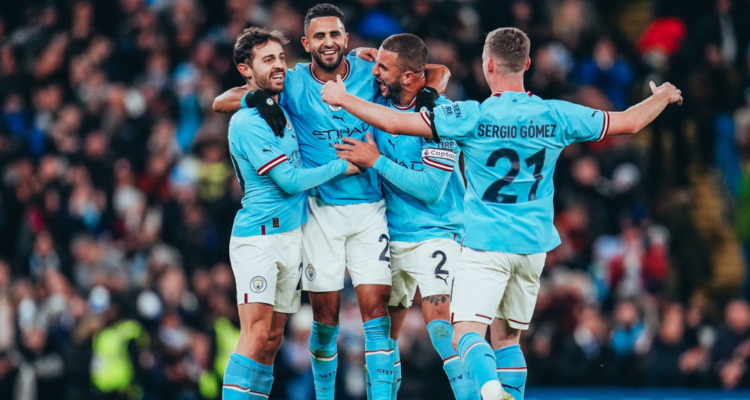 Manchester City golea y sorprende al Chelsea que no puede remontar en la Premier League.