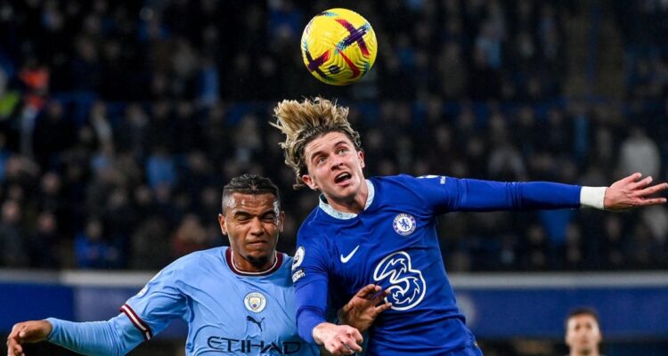 El City recurrió a Mahrez para batir al Chelsea y acercarse al Arsenal