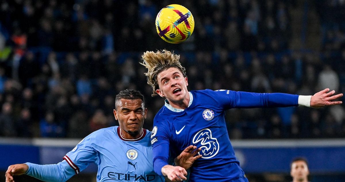 El City recurrió a Mahrez para batir al Chelsea y acercarse al Arsenal