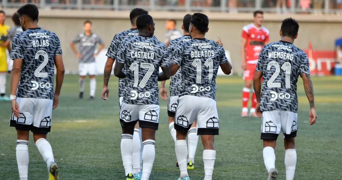 Colo Colo tendrá que improvisar otra camiseta por los problemas con adidas.