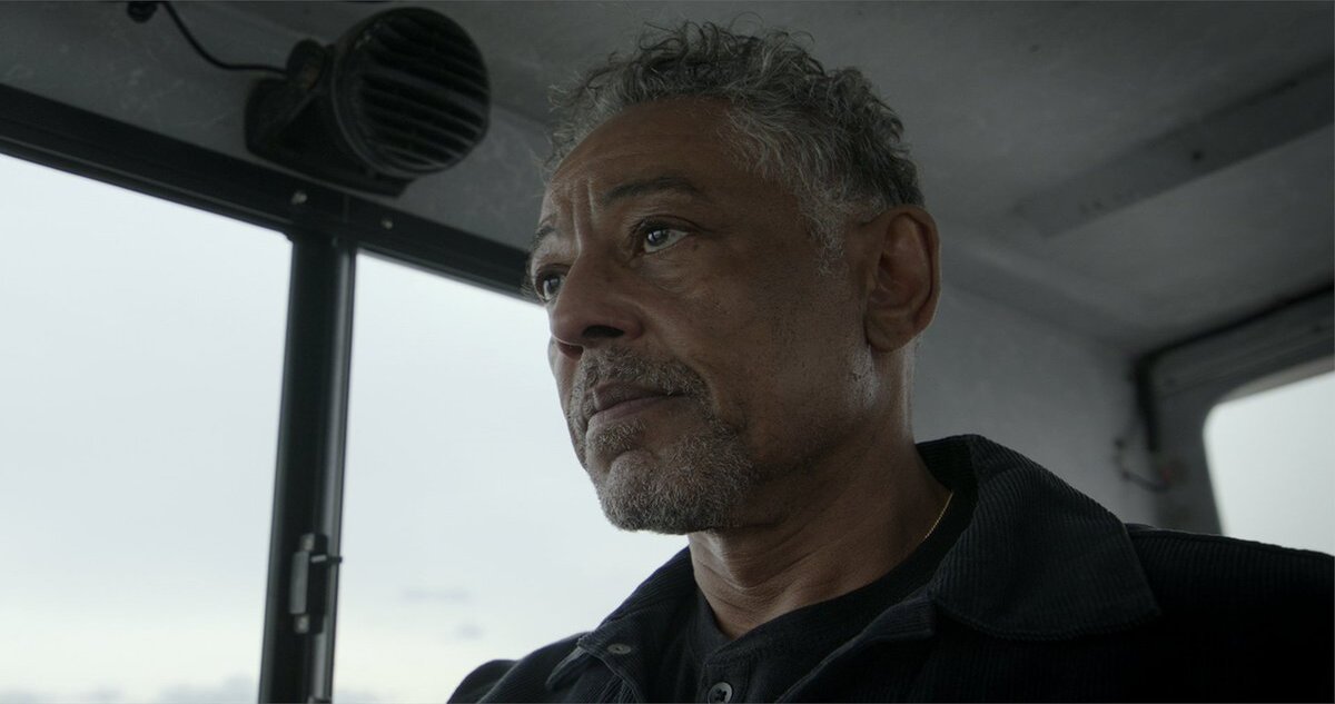 Giancarlo Esposito interpreta a Leo Pap, el protagonista de Caleidoscopio