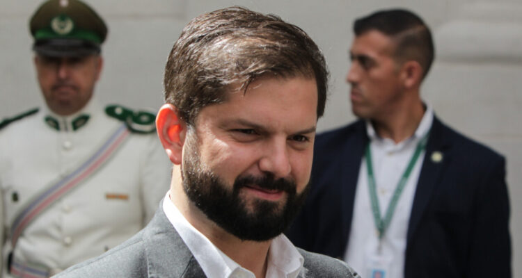 Foto contexto Boric y votación Dominga