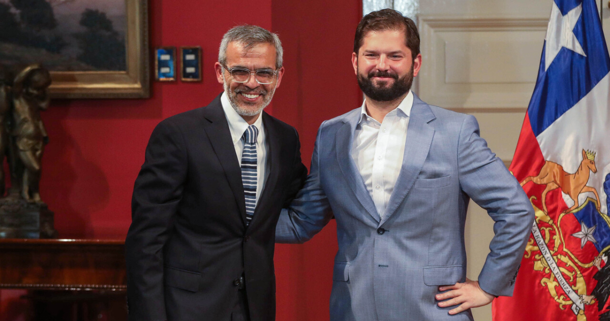 Luis Cordero asume como ministro de Justicia y evita opinar de indultos para ver “papelitos primero”