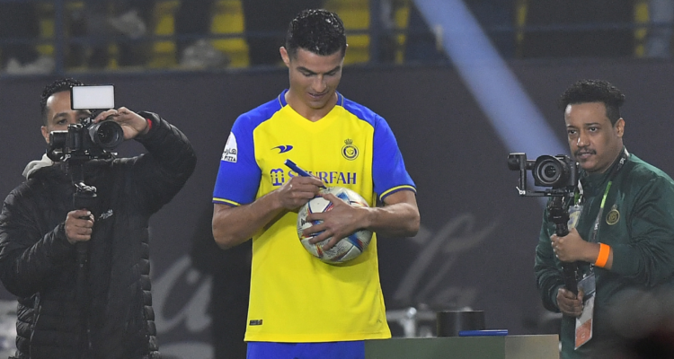 El recibimiento para Cristiano Ronaldo en el Al-Nassr.