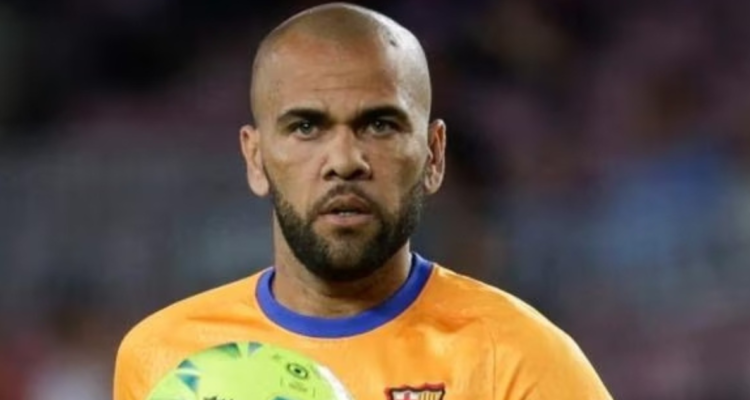 Dani Alves es trasladado de cárcel mientras dura la investigación en su contra por agresión sexual.