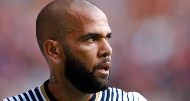 Dani Alves modificó su versión de los hechos tras la denuncia de agresión sexual en su contra.