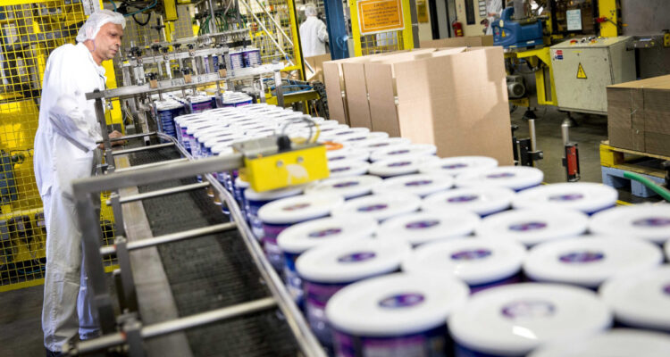 Danone anuncia su plan para reducir las emisiones de metano de la producción de leche