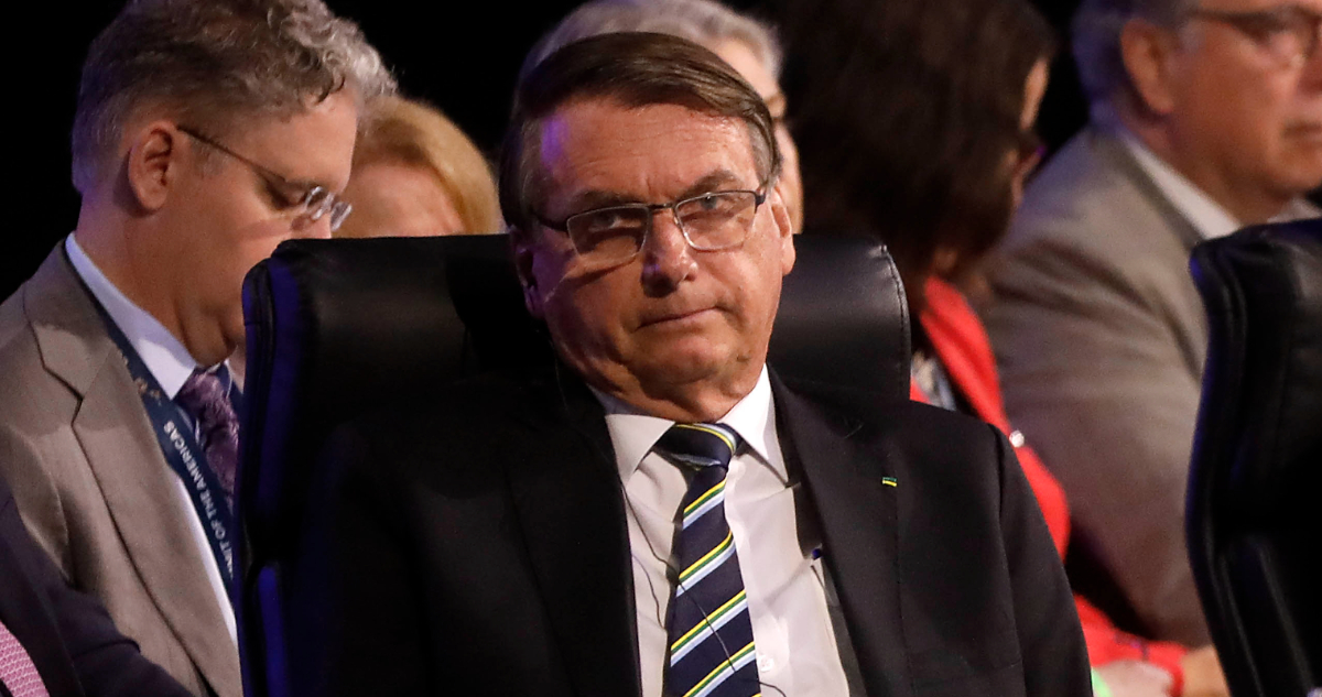 Foto contexto Amazonía y Jair Bolsonaro