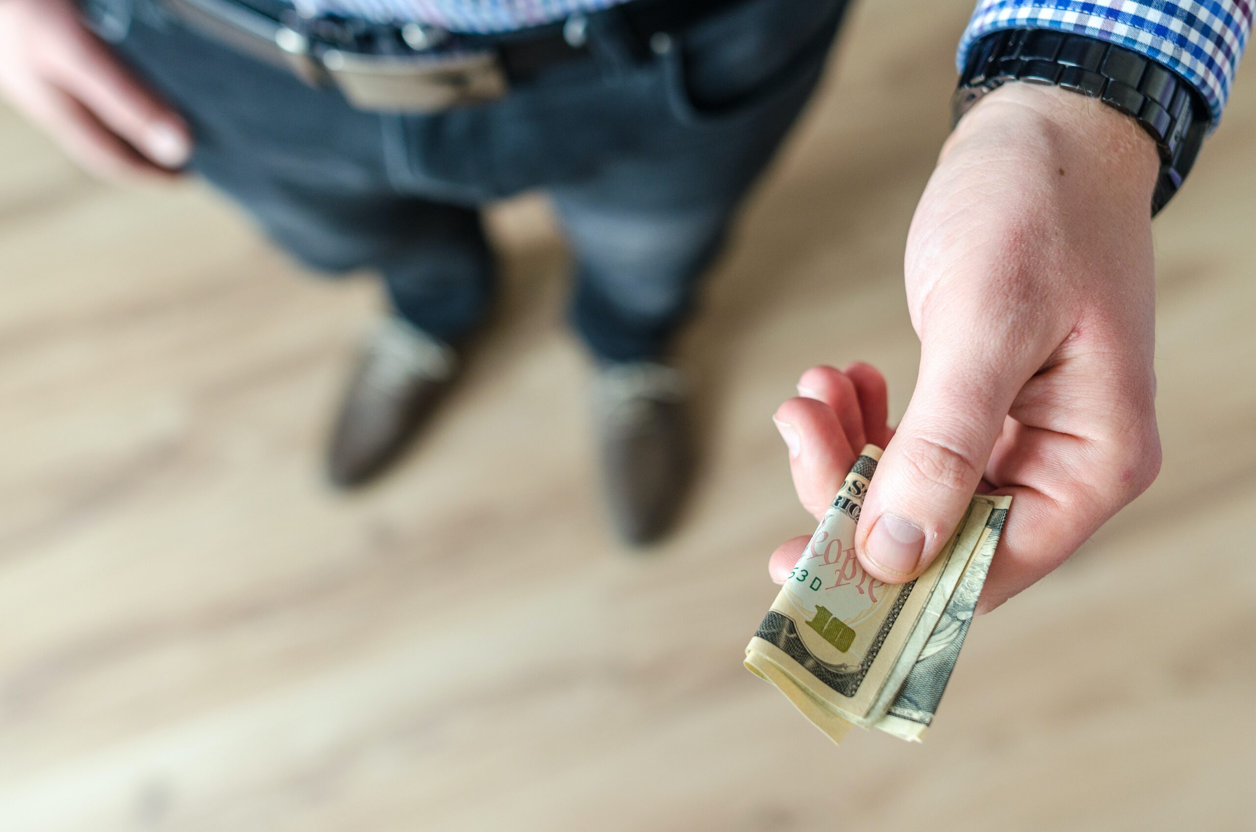 Señales de que tienes una relación saludable con el dinero