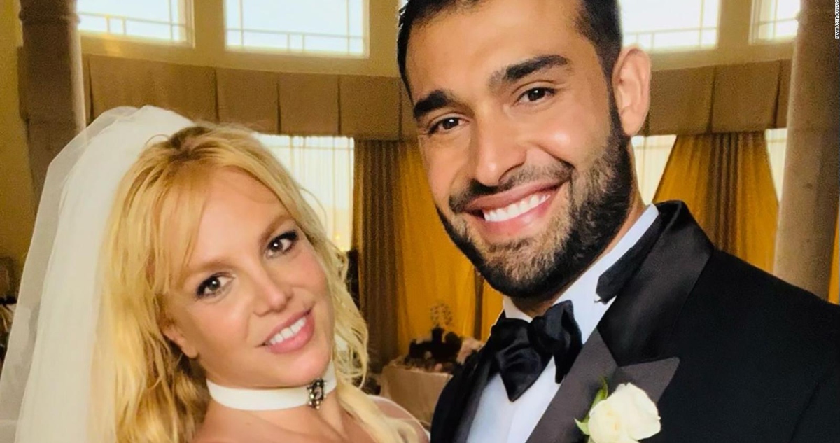 Esposo de Britney Spears niega manejar las redes de la cantante: “Ni siquiera controlo lo que cenamos”