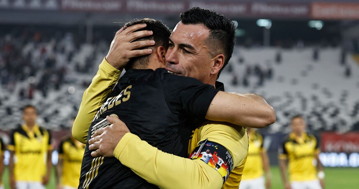 Esteban Paredes durante su última visita al estadio Monumental.