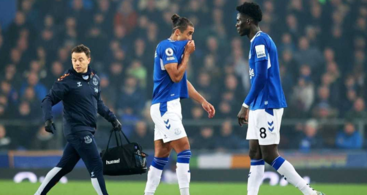 Presidente de Everton coloca el club a la venta y Marcelo Bielsa los rechaza por la incomoda posición en Premier League.