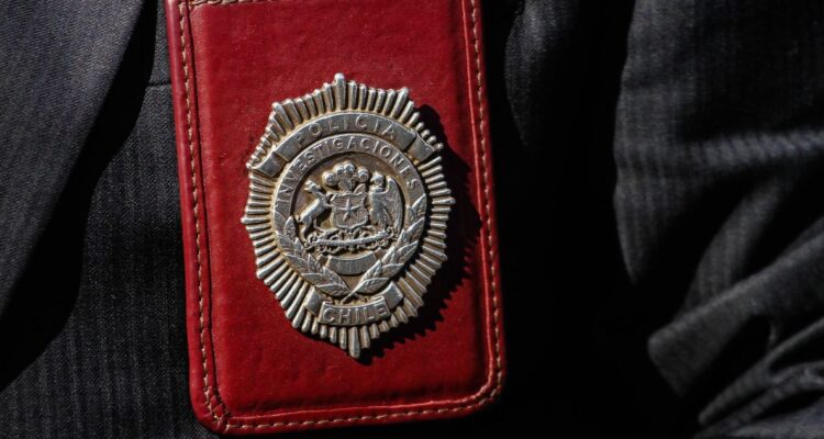 Era violenta: la falsa PDI que entraba a casas de sus víctimas para robarles dinero y joyas