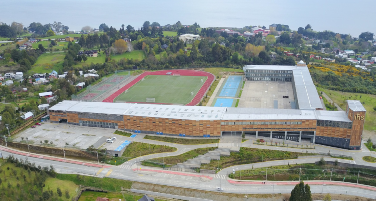 Funcionario de colegio en Puerto Montt grababa a estudiantes en camarines: quedó en prisión preventiva