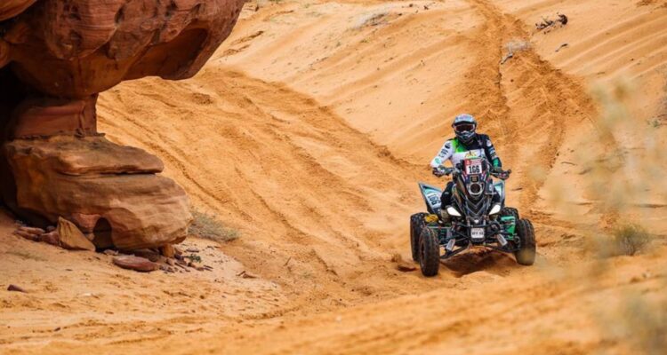 Giovanni Enrico compitiendo en el Rally Dakar.