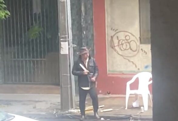 Hombre atemoriza a vecinos en Concepción