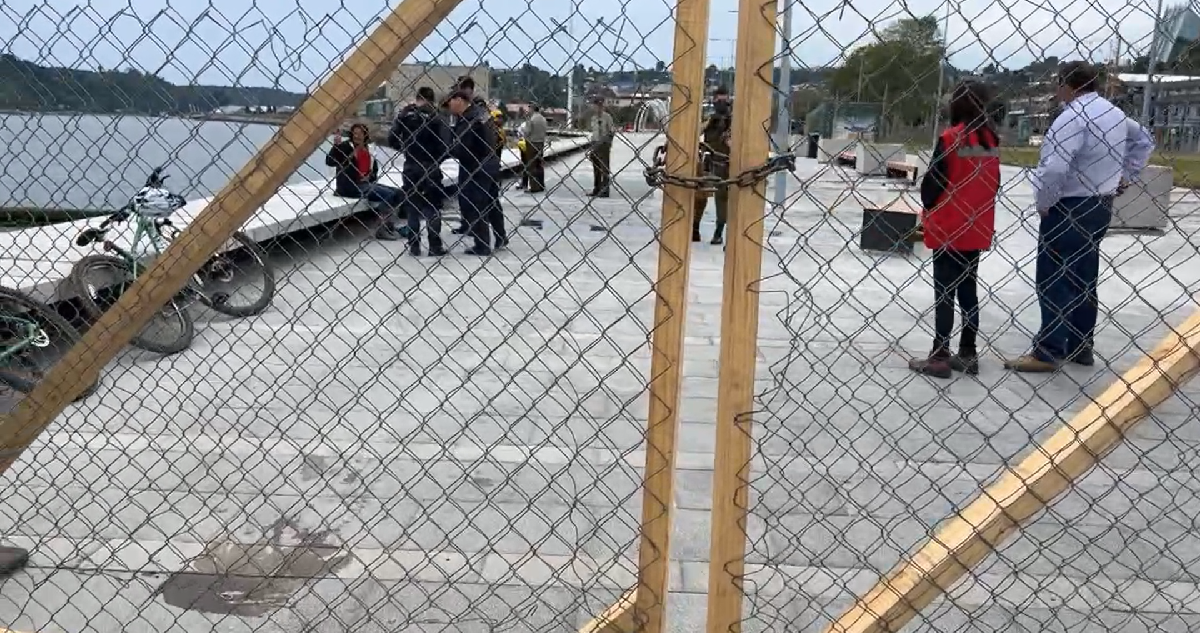 Hombre borracho se lanzó al mar desde Parque Costanera de Puerto Montt: fue rescatado por Carabineros