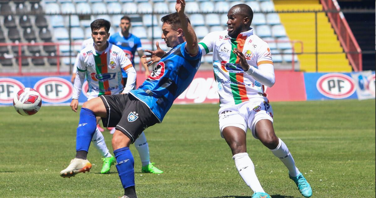Huachipato fue de menos a más para superar a Cobresal en Talcahuano
