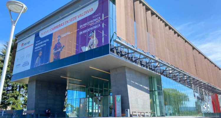 Inacap refuerza su oferta en Valdivia con múltiples carreras nuevas para su CFT e IP