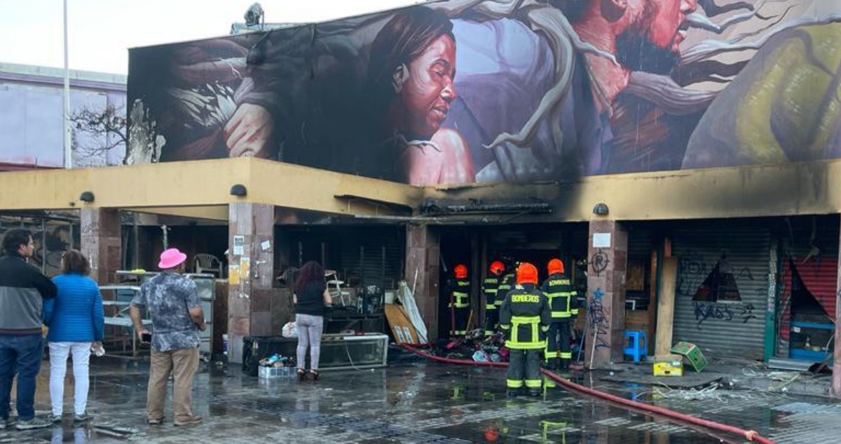 Una persona murió en incendio que afectó a locales del Mercado Central de Antofagasta