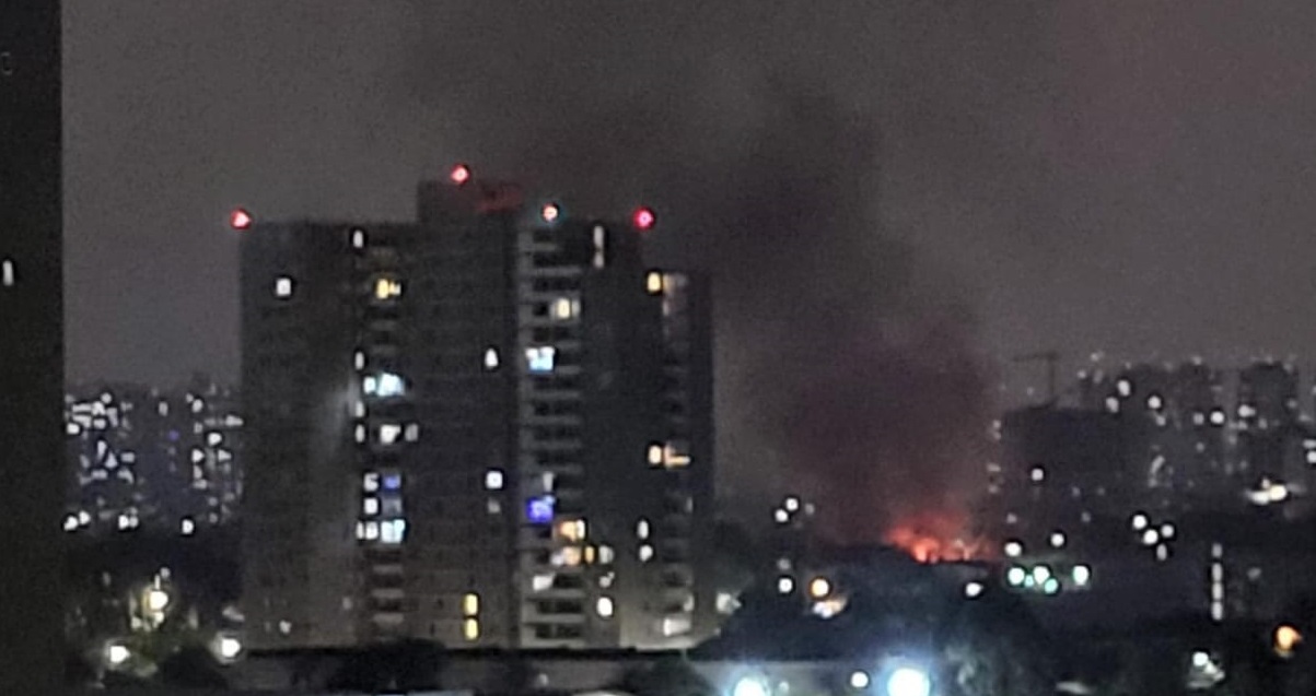 Incendio en la víspera de Año Nuevo destruye por completo una propiedad en Santiago Centro