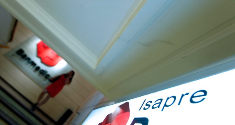 Isapres reiteran su crisis y critican al Gobierno por deslizar una migración forzosa a Fonasa