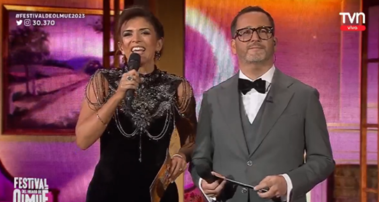 Ivette Vergara y Eduardo Fuentes conduciendo El Festival del Huaso de Olmué