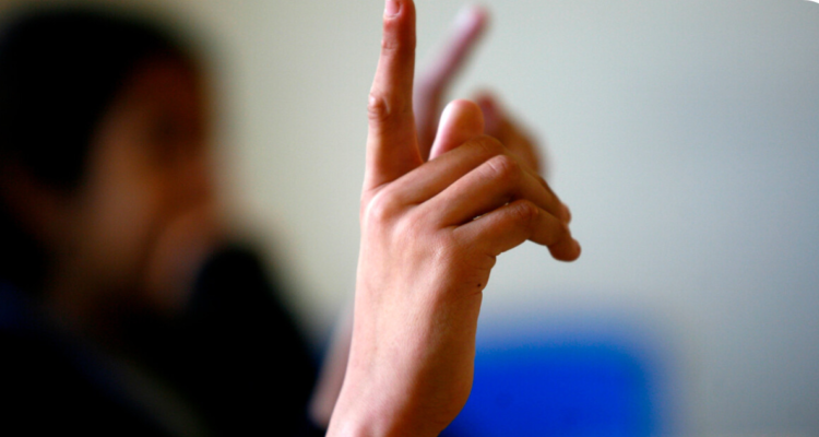 Corte obliga a implementar intérprete de señas en Servicio de Salud Concepción