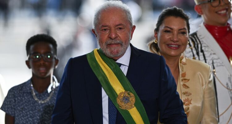 Bolsa de Sao Paulo sufre nueva pérdida tras arribo de Lula: inversores se atemorizaron con decisiones