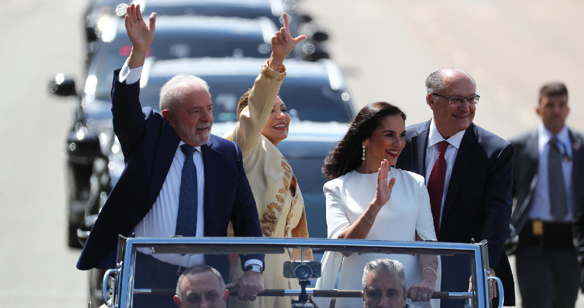 La izquierda volvió al poder en Brasil: Lula asumió su tercer mandato como presidente del país
