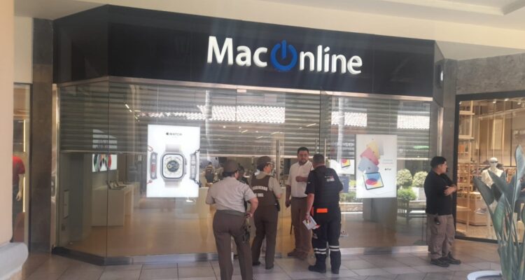 Sujetos con overoles blancos realizan nuevo asalto contra MacOnline: esta vez en el Portal La Dehesa