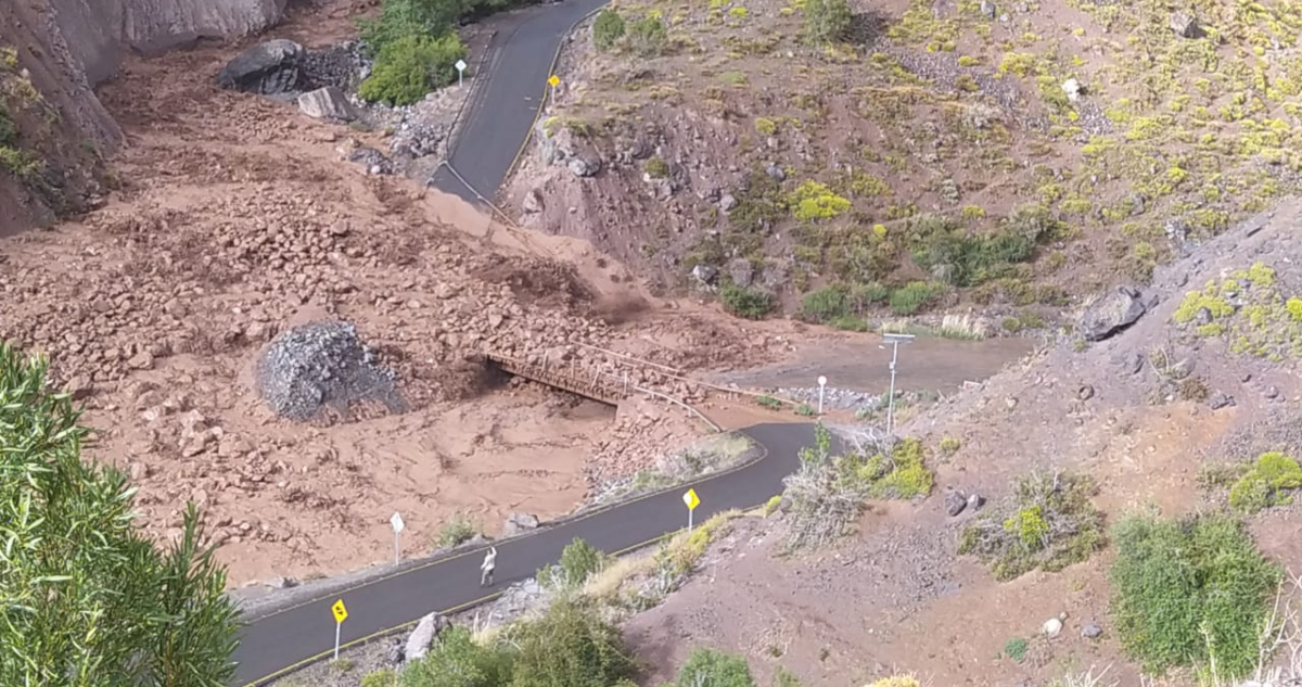 Baños Morales quedó aislada tras deslizamientos de tierra en Cajón del Maipo