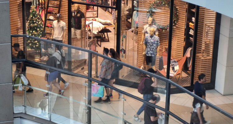 La actividad económica seguiría retrocediendo durante todo el 1er semestre de 2023