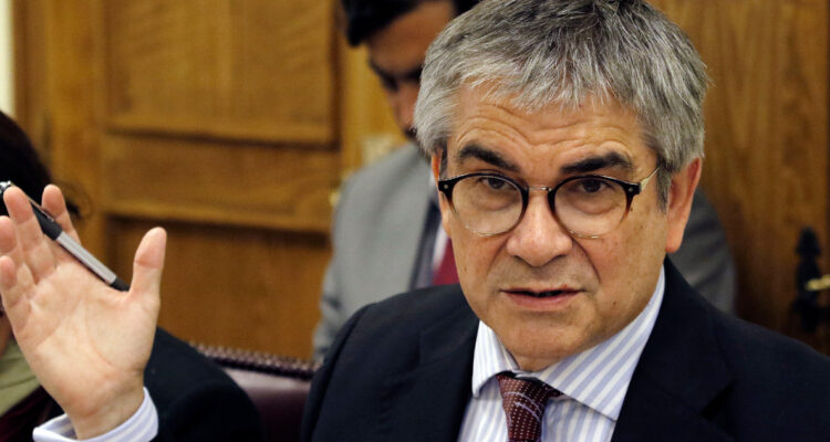 Reforma previsional: Marcel expone que subirían tasas de reemplazos