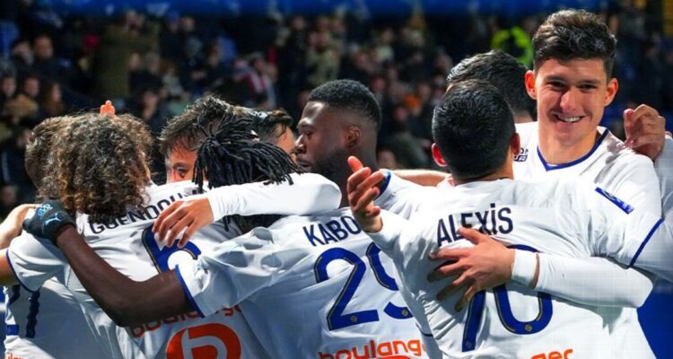 Olympique Marsella, con Alexis en cancha, superó al Troyes