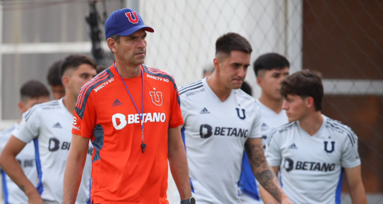 Mauricio Pellegrino comienza a complicarse con el retorno de jugadores de Universidad de Chile.