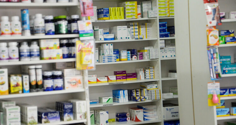 Hoy entró en vigencia la rebaja de 6.900 medicamentos para afiliados al Fonasa en todo el país