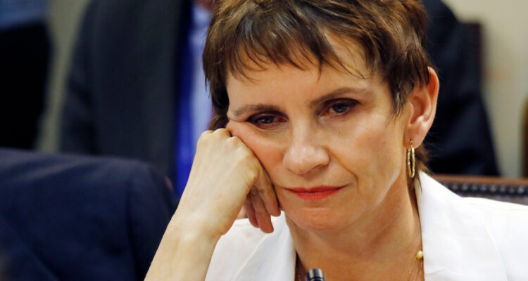 Imagen referencial ministra Tohá y mesa de seguridad