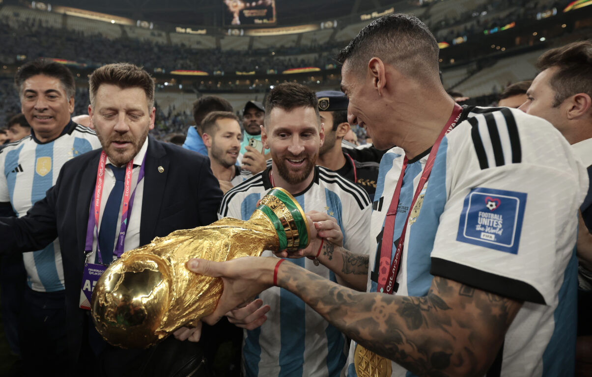 Lionel Messi reconociendo que no es la Copa del Mundo oficial.