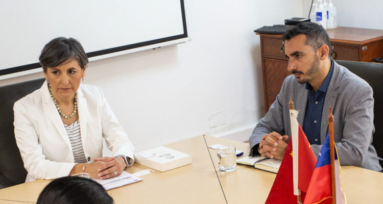 Foto referencial autoridades Minsal y covid-19