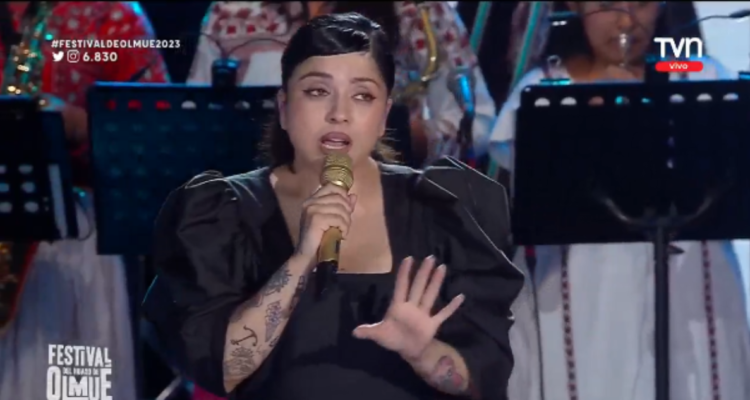 Mon Laferte en su show en el Festival del Huaso de Olmué