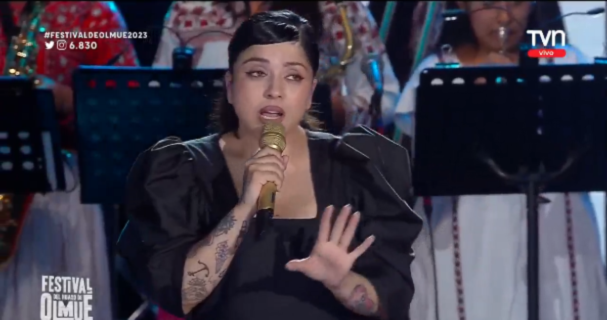 Mon Laferte en su show en el Festival del Huaso de Olmué
