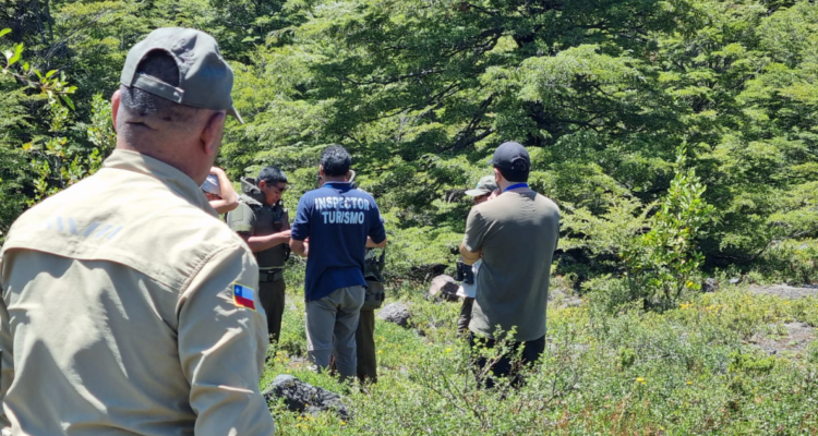 Multan a dos turistas por subir al cráter del Volcán Villarrica