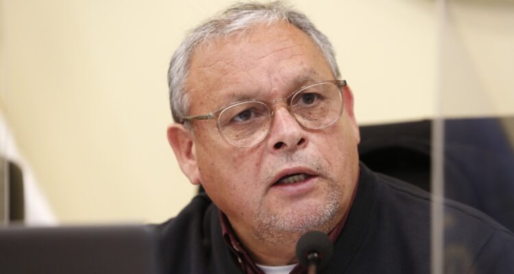 Mundaca critica al Gobierno por anuncio de tren