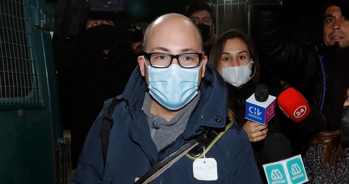 El cineasta Nicolás López saliendo de Casablanca.