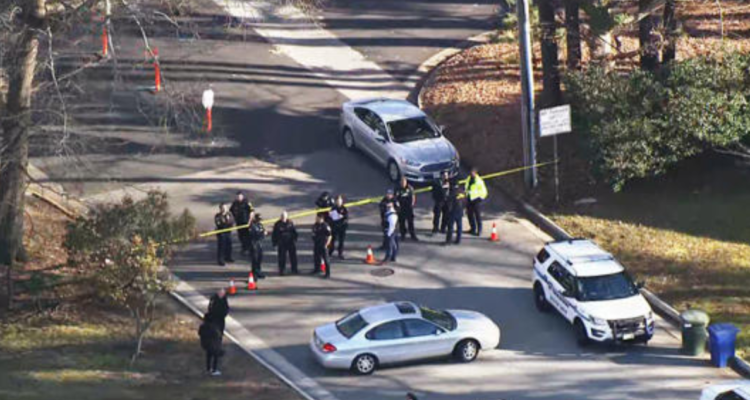 Niño de 6 años dispara y deja grave a su profesora en Estados Unidos: habían discutido