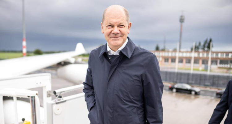 Olaf Scholz.