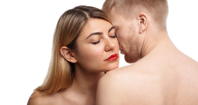 Según un estudio, las mujeres podrían saber si un hombre está soltero gracias a su olor