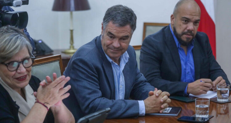 Ossandón entrega “mínimos exigibles” de RN al Gobierno en Seguridad: “Es un error bajarse de la mesa”